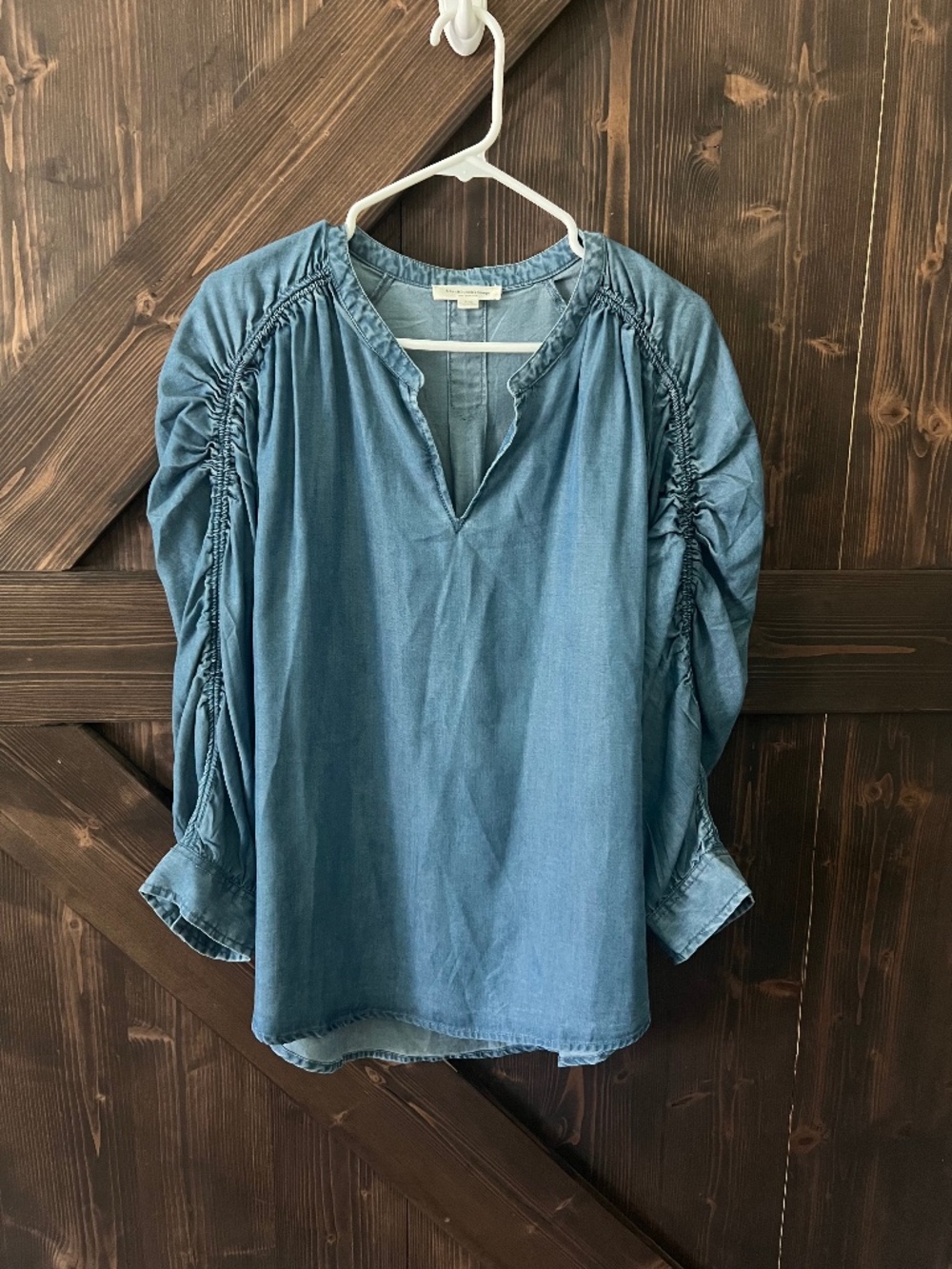 Beach Lunch Lounge 100% Lyocell Chambray Blouse | L/G